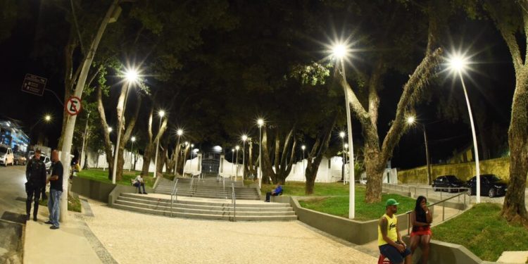 Lazer: Prefeitura inaugura nova praça no Bonfim