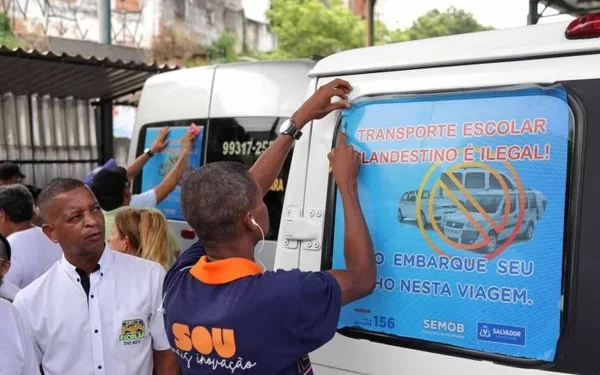 Semob realiza ação especial para coibir o transporte escolar clandestino na capital baiana
