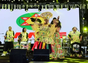 Festival transforma Praça Cairu num palco de múltiplas expressões da cultura popular