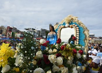 2 de Fevereiro: Iemanjá é reverenciada por multidão que lota as ruas do Rio Vermelho
