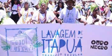 Sincretismo religioso: Turistas são atraidos às manifestações da Lavagem de Itapuã