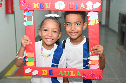 Alunos da rede municipal de ensino de Salvador dão pontapé no ano letivo de 2024