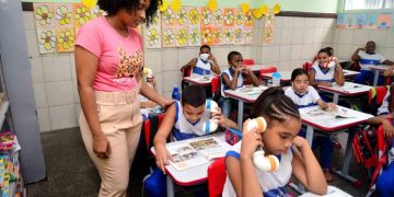 Quase o dobro da inflação: Professores municipais terão 8% de reajuste salarial