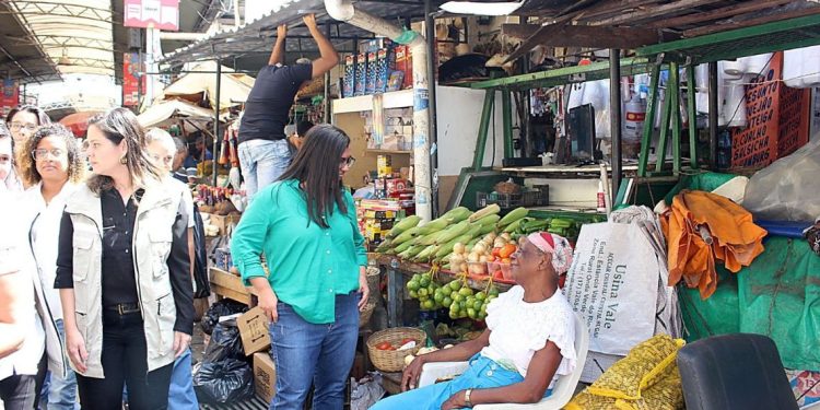 Vigilância Sanitária promove ação em mercados com foco na Semana Santa