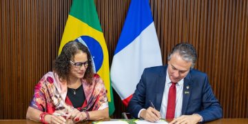 Secom e MEC assinam cooperação com governo francês sobre políticas digitais