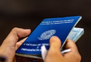 Brasil: País tem 45,6 milhões de pessoas trabalhando com carteira assinada