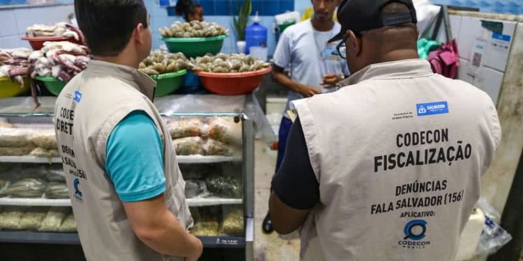 Operação Semana Santa inicia com fiscalização e pesquisa de preço